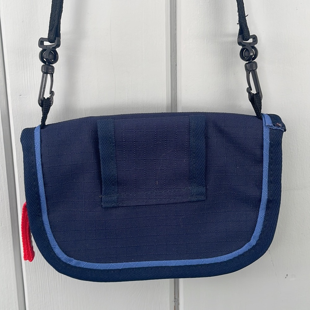 Roots Crossbody Wallet Bag Purse - Picture 4 of 9